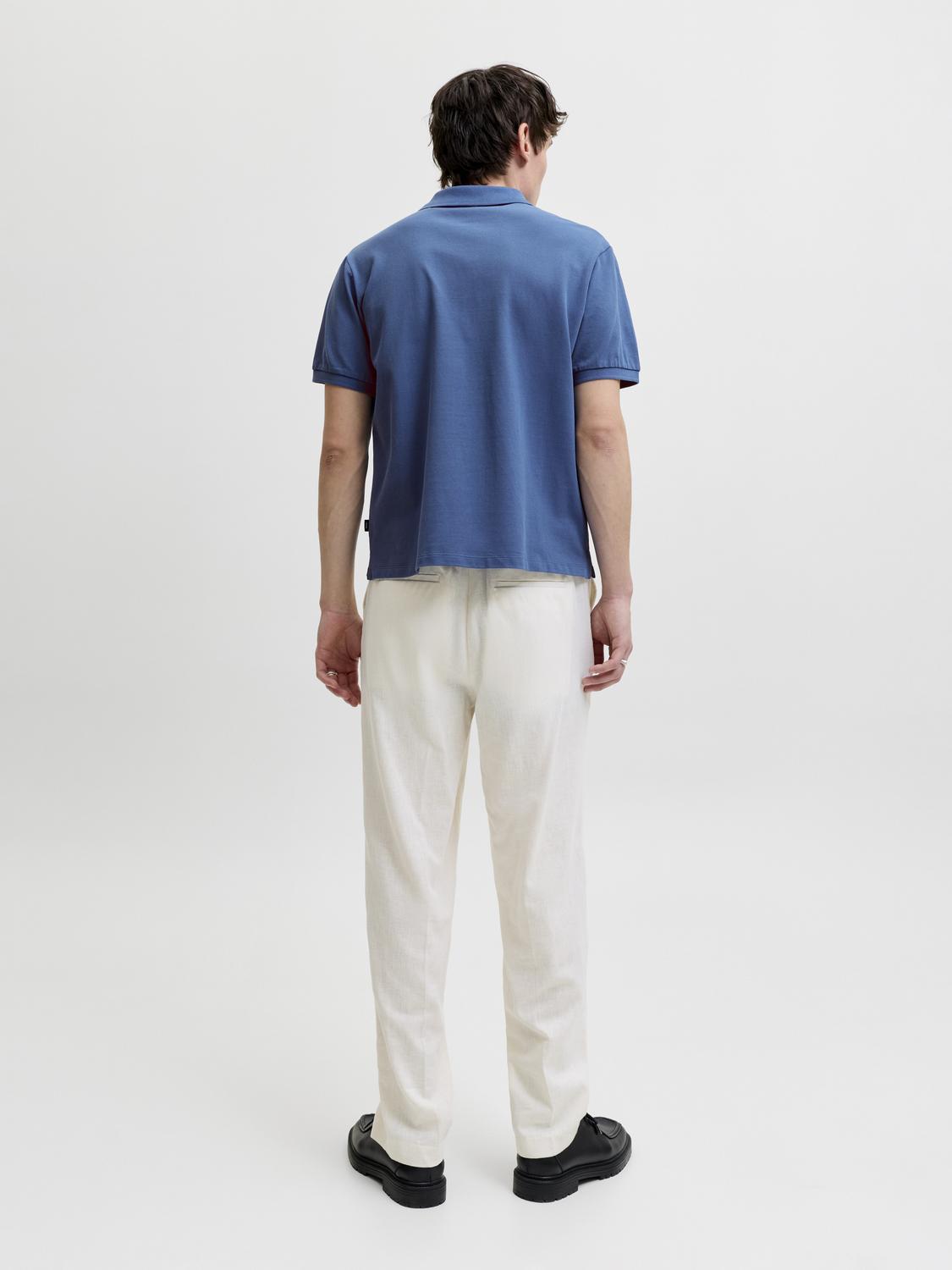 model_shot-back